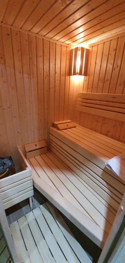 Apartman Nerudovka D 104, Finska Sauna, Garazove Stani Loučná pod Klínovcem Bagian luar foto