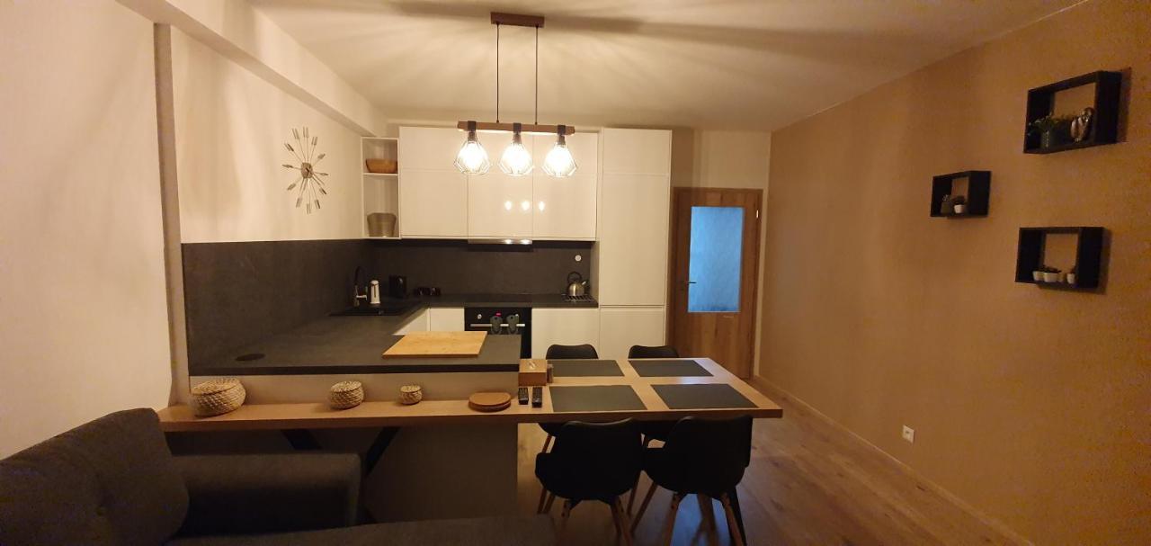 Apartman Nerudovka D 104, Finska Sauna, Garazove Stani Loučná pod Klínovcem Bagian luar foto