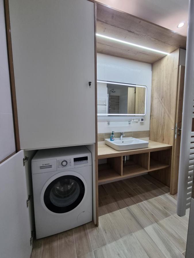 Apartman Nerudovka D 104, Finska Sauna, Garazove Stani Loučná pod Klínovcem Bagian luar foto