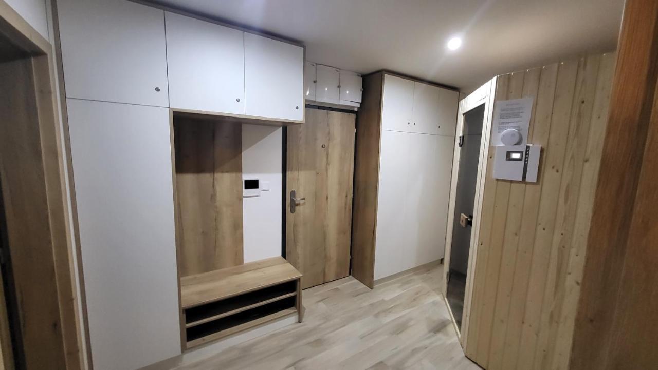 Apartman Nerudovka D 104, Finska Sauna, Garazove Stani Loučná pod Klínovcem Bagian luar foto